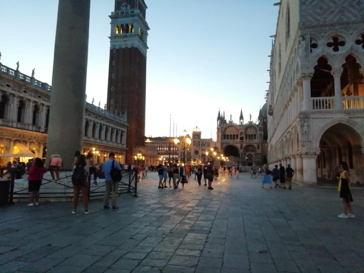 Apartamento Casa Vacanze Venezia C'Est La Vie Mira Exterior foto